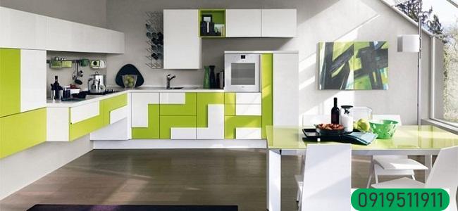 Tủ bếp làm bằng vật liệu gỗ công nghiệp