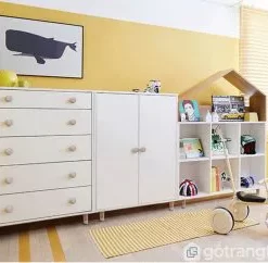Tủ trang trí phòng khách GHS-5674 được thiết kế với phần khung chắc chắn.