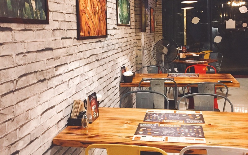 Không gian nhà hàng Sunkat