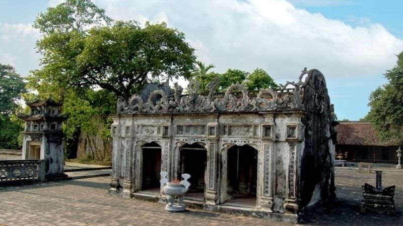 Đền thờ thánh Nguyễn
