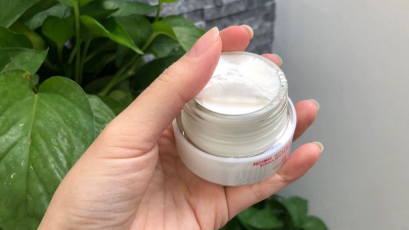 Đối tượng sử dụng Senka White Beauty Glow UV Cream SPF 25