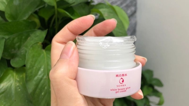 Tác dụng của kem dưỡng trắng da ban đêm Senka White Beauty Glow Gel Cream