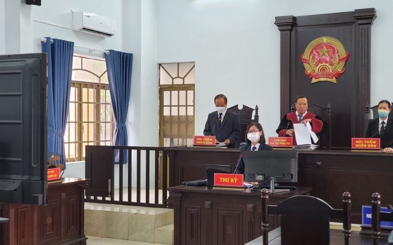 Tòa án mở phiên tòa xét xử